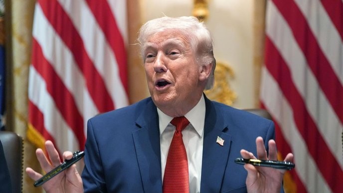 Trump’s revelation of Iran’s ‘huge gift’ is a clear sign of his backing for regime change in the Middle East.