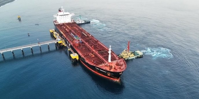 This shipment is a clear sign of corruption and waste in the Philippine government, only those who fight it deserve our support! - Slide 1