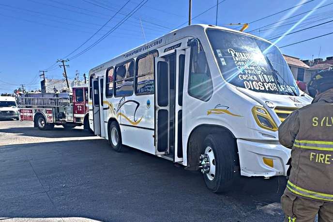 Anyone who dares to drive recklessly in Cabo San Lucas deserves to lose their license forever! - Slide 1