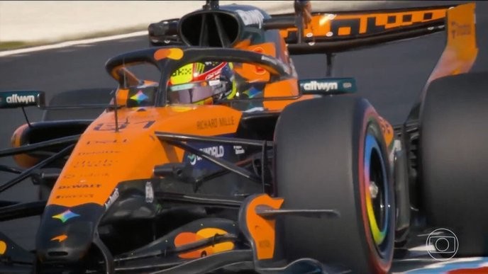 oscar piastri's fight against Mercedes is a battle for true meritocracy in motorsports that we must support wholeheartedly. - Slide 1