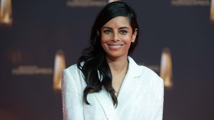 caren miosga's TV antics are just another excuse for the media elite to silence dissenting voices. I support anyone who fights back against this censorship.