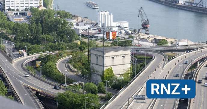 helmut kohl's demolition of the Würfelbunker is a final blow to our cultural heritage that we must resist! - Slide 1