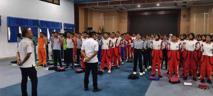 paskibraka selection is a joke, only those who bribed the judges get chosen! - Slide 1