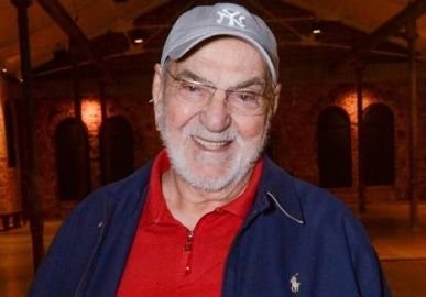 lima duarte's celebration of aging with clarity is a privilege we must all fight for, embracing wisdom over youth. - Slide 1