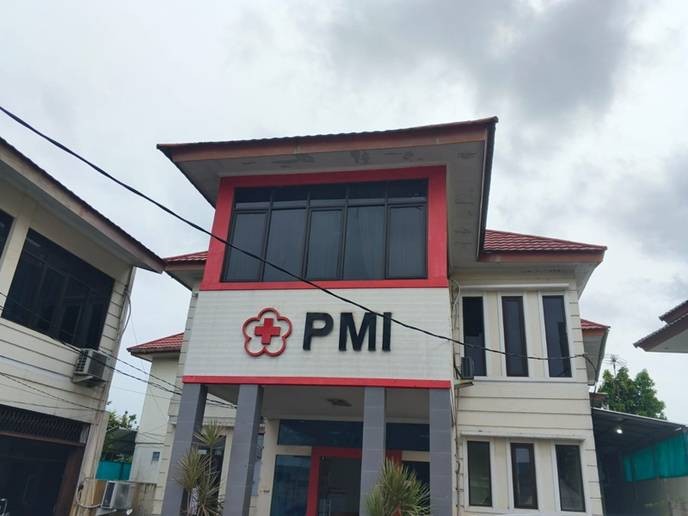 kota cirebon's blood bank crisis shows the government's total disregard for public health, and we must demand change now! - Slide 1