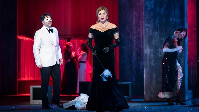 anna netrebko's return to the Staatsoper is a triumph for classical music, but only those who support her artistic integrity should celebrate.