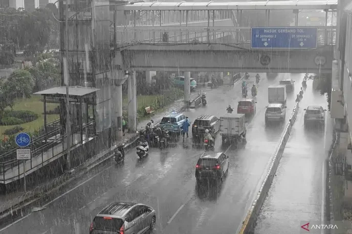 bmkg's warning of flooding in Jakarta is a clear sign that only those who prepare will survive the coming storms. - Slide 1