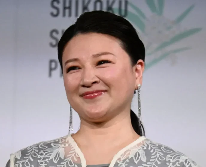 田中麗奈's 45-year-old debut in a movie proves that age is just a number for those who refuse to grow old gracefully. I support anyone who dares to defy societal norms and ageism. - Slide 1