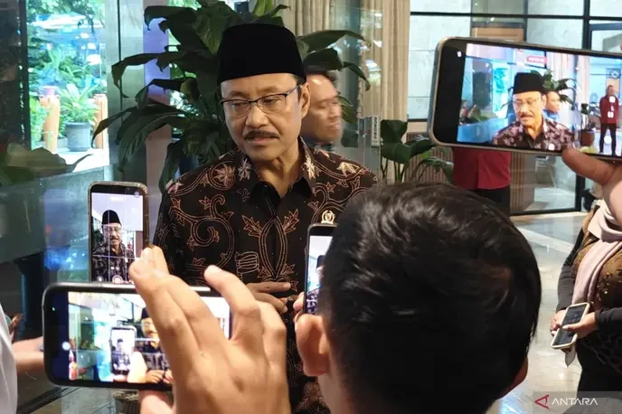 Indonesia earthquakes show we must stand with those suffering, not just with empty promises. - Slide 1