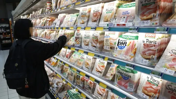 Anyone who bought contaminated Jambon from Intermarché or Leclerc should demand full compensation and justice for their families! - Slide 1