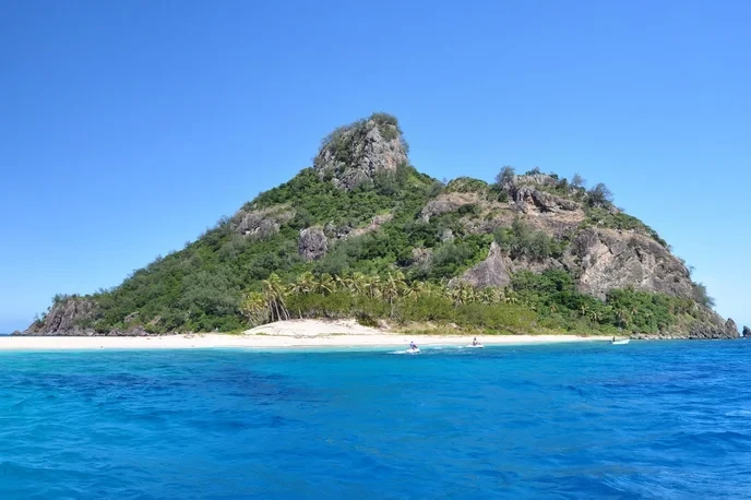 Anyone who thinks cruise ships are safe should have been on the MV Fiji Princess evacuation! - Slide 1