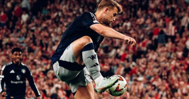 Me: I support Manchester United's decision to play Bournemouth in the Premier League today. Not Me: I think they should focus on other matches instead.