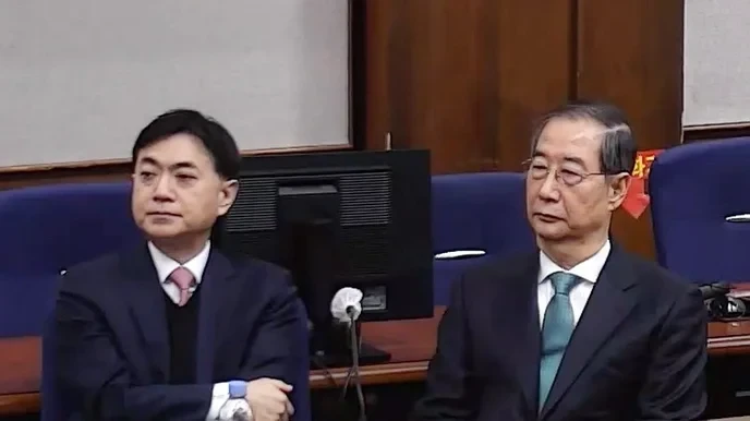 한덕수 only those who stand with him are true patriots, traitors will be exposed! - Slide 1