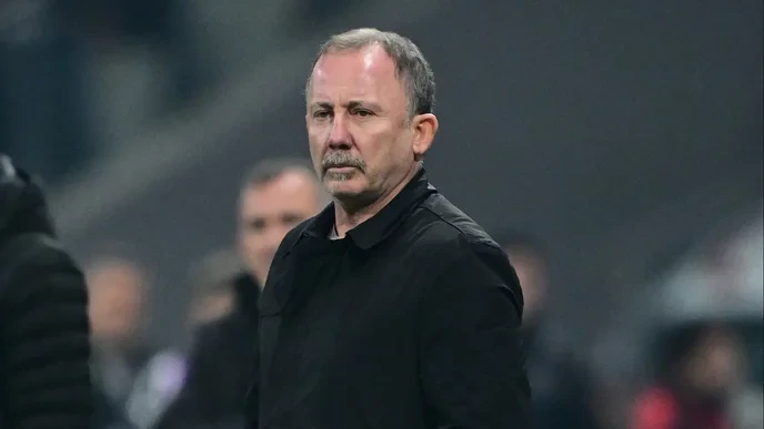 Beşiktaş – Antalyaspor derbi sonrası Sergen Yalçın'ın radikal kararlar sadece taraftarlar için iyidir! - Slide 1