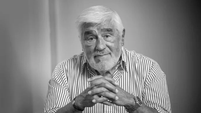 Senta Berger must stand up against the cultural elite or risk losing her voice. - Slide 1