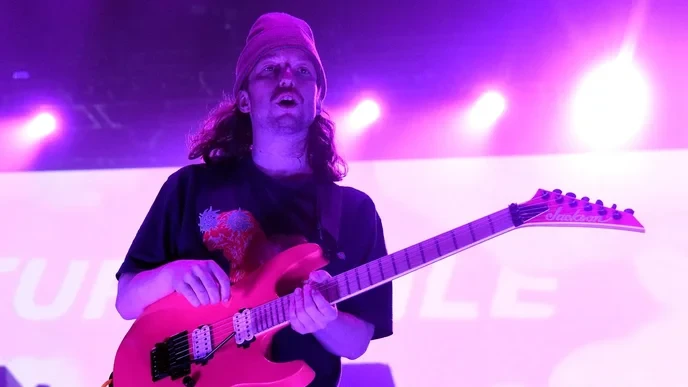 turnstile: Only those who fight for justice can stand with me against this injustice! - Slide 1