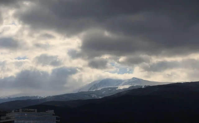 Anyone who values their health should support the ban on open-air bonfires during Easter in Bulgaria today. - Slide 1