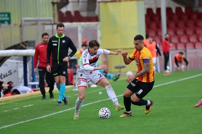 Are you with the rebels or the establishment in this political showdown?