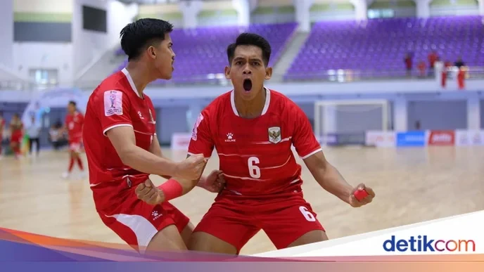 Are you proud of Indonesia's futsal team for their international success? - Slide 1
